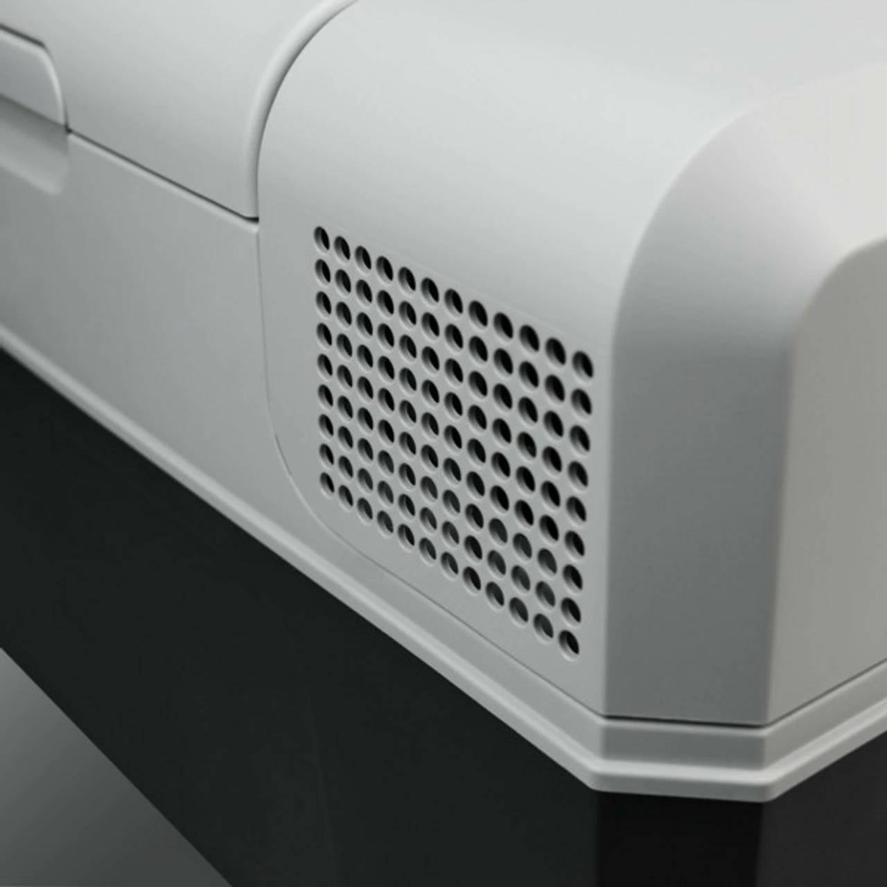 Dometic Mobicool FR40 38L Portable Compressor Cool Box 12v/24v/230v - Image 4